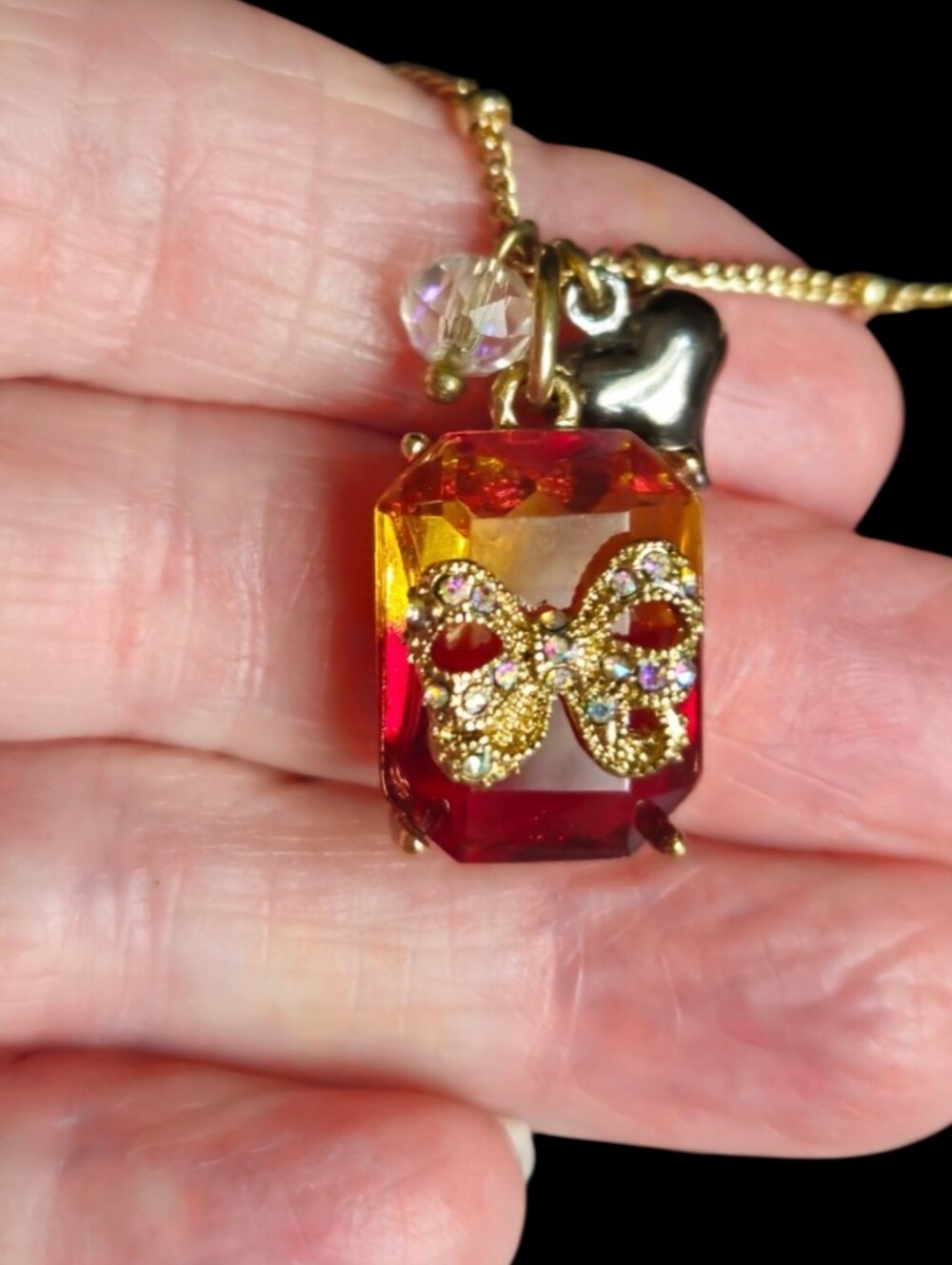 🎀💎BETSEY Ombré Crystal With Bow Vintage Charm Necklace Key Tag - EPC